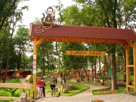Małpi Gaj Malbork - Jumpy Park - Park Linowy
